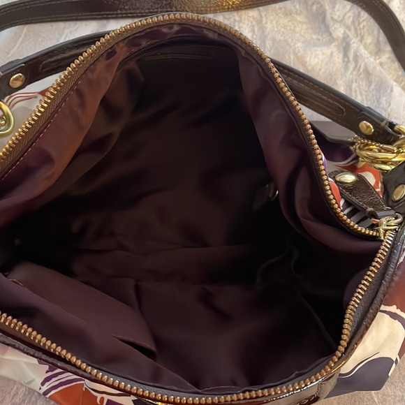 Coach Ashley scarf print hobo convertible purse - Picture 7 of 9